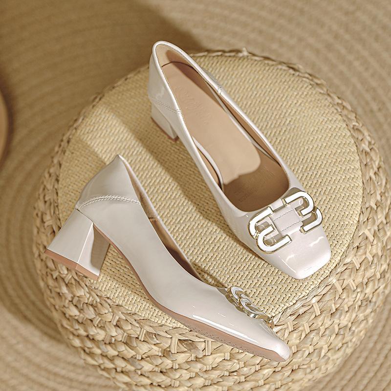 Square head shallow mouth single shoes women's middle heel 2025 spring and autumn new red wedding shoes women's French thick heel not tired feet high