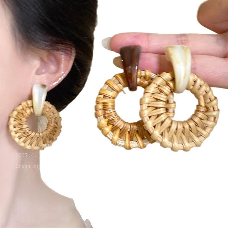 Design Sense Rattan Grass Woven Earrings Women's Retro Ethnic Style Bohemian Vacation Style Earrings Exaggerated Antique Earrings