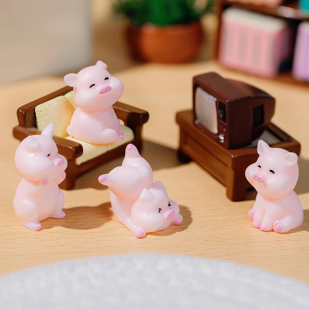 Adorable Miniature Cartoon Pig Figurines Resin Desktop Car Decoration Ornament