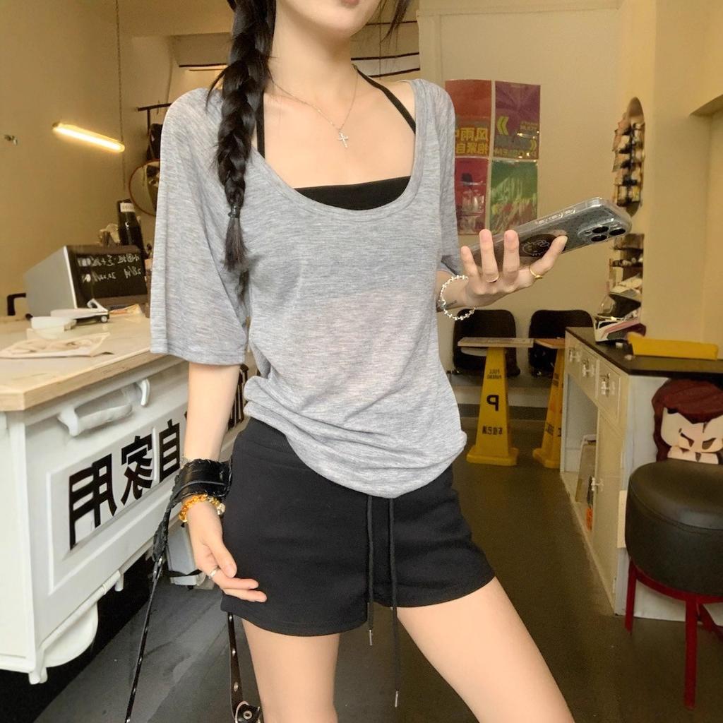 Grey u-neck front shoulder short-sleeved T-shirt women's summer new neck hanging inside loose and lazy waist and thin two-piece set