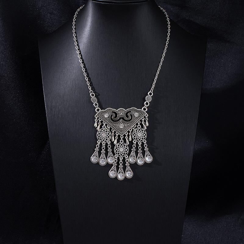 Retro Ethnic Portrait, Coin Tassel Necklace, New Chinese Exotic Collarbone Chain, Miao Jiang Girl Neck Chain