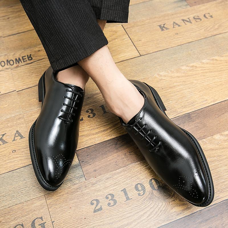 New Red Sole Brogue Shoes Men Black Business Mens Formal Shoes Lace-Up Round Toe Spring/Autumn
