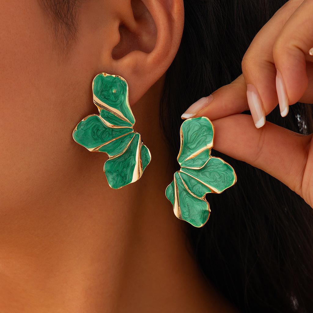 Design Sense Metal Wind Dripping Oil Petal Stud Earrings Female, Fashion Gradual Change Flower Earrings