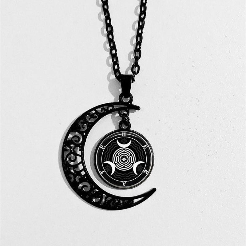 Black Moon Pendant Necklace With Alloy Material For Fashion Ol And Casual Wear