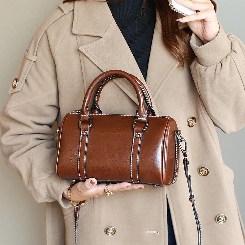 

Genuine Leather Women s Messenger Bag New Boston Handbag Women s Niche High-end Shoulder Bag 23cm*12cm*16cm кофейный