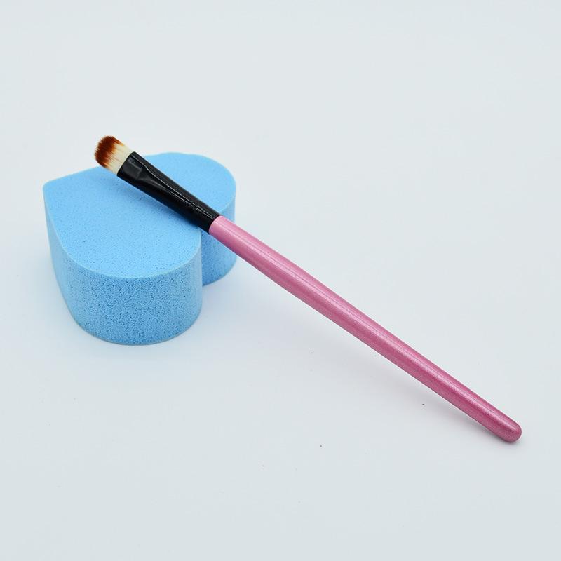 Minaki Long Wooden Handle Eyeshadow Brush for Beginners