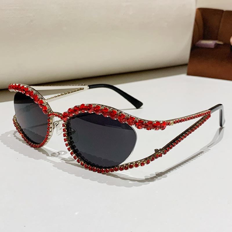Cat-Eye-Sonnenbrille Damen Diamantenbesetzte Sonnenbrille Trendige Herren Personalisierte Show Retro Sonnenschutzbrille