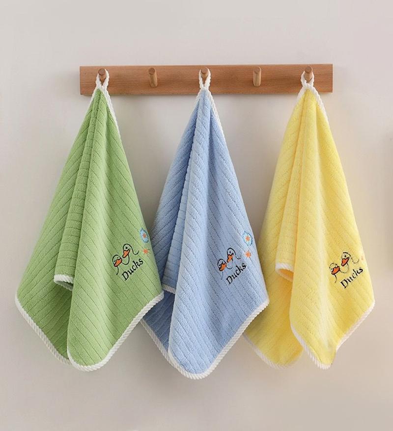 1Pcs Children Face Towel Safe Soft Water Absorbent Coral Velvet Skin-Friendly Household Hanging Towels Baby Cartoon Handkerchief