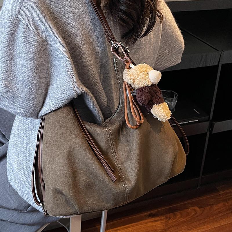 Retro large-capacity tote bag women's autumn new deerskin fleece underarm bag casual shoulder commuter bag