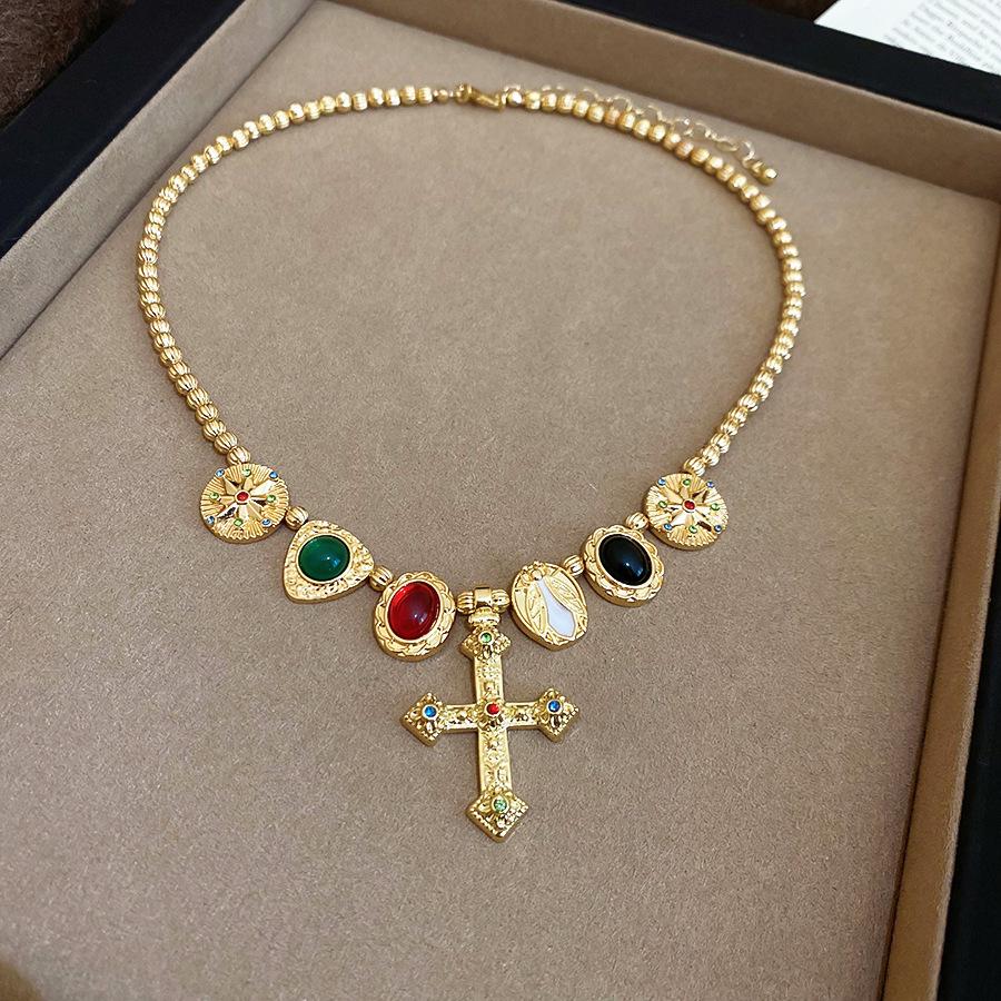 Элегантное овальное колье-крест в европейском дворцовом стиле с винтажной инкрустацией из смолы и бриллиантов