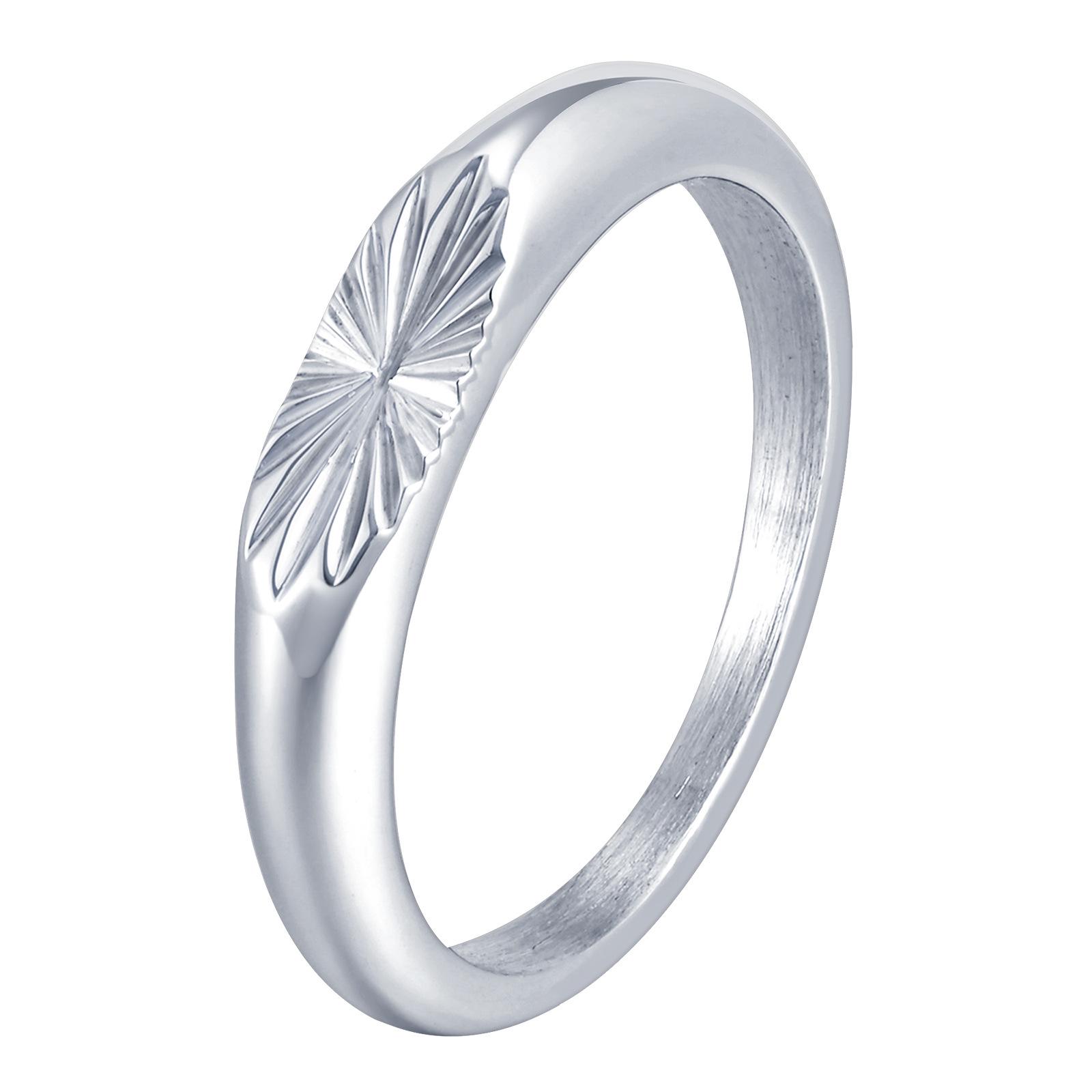 

Huan Mu Women s 18K Gold-Plated Stainless Steel Engraved Oval Ring Size 7