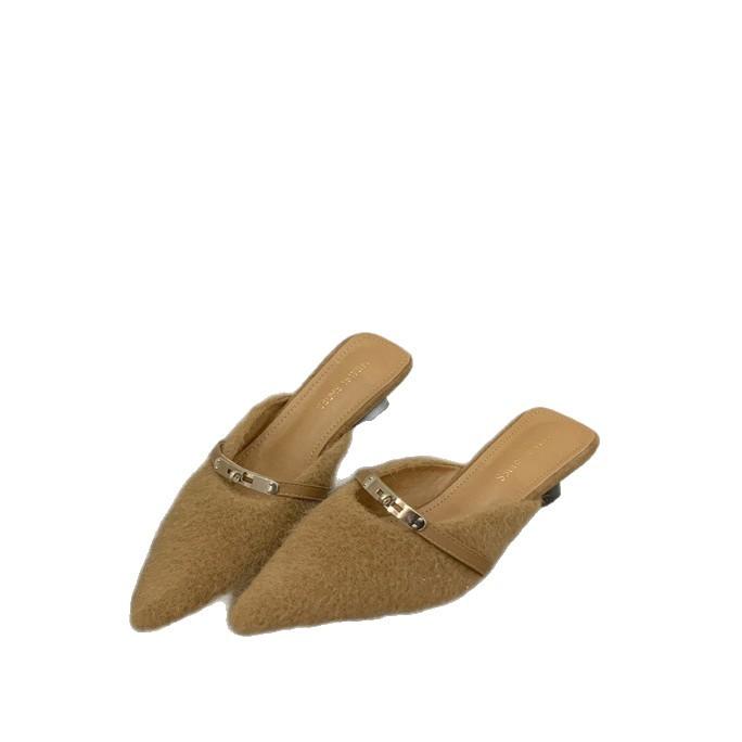 French temperament baotou, half slippers, and women's shoes outside. In the spring and autumn of 2025, the new models are matched with skirts, pointe