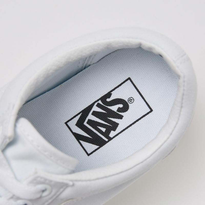 Barnes Old School   True White Vn000d3hw001