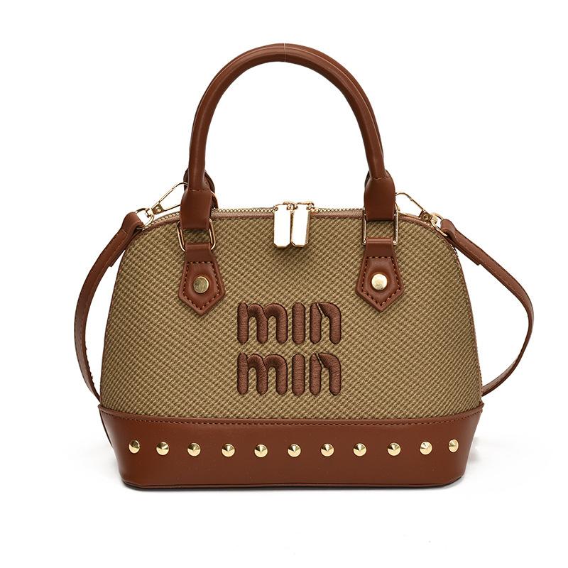 

Простая и модная сумка-мессенджер, высококачественная текстура, маленькая и легкая, трендовая наплечная сумка, портативная сумка-ракушка с высокой стоимостью и буквенным принтом. зелёный