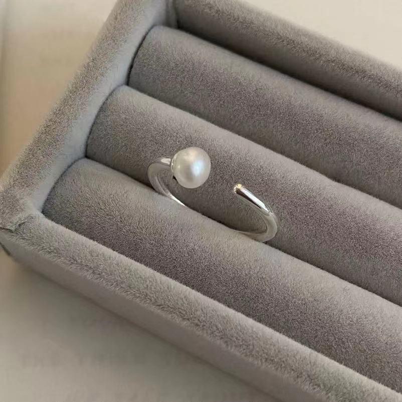 Minimalist Pearl Cross Women s High-End Ring: 2024 Niche Design