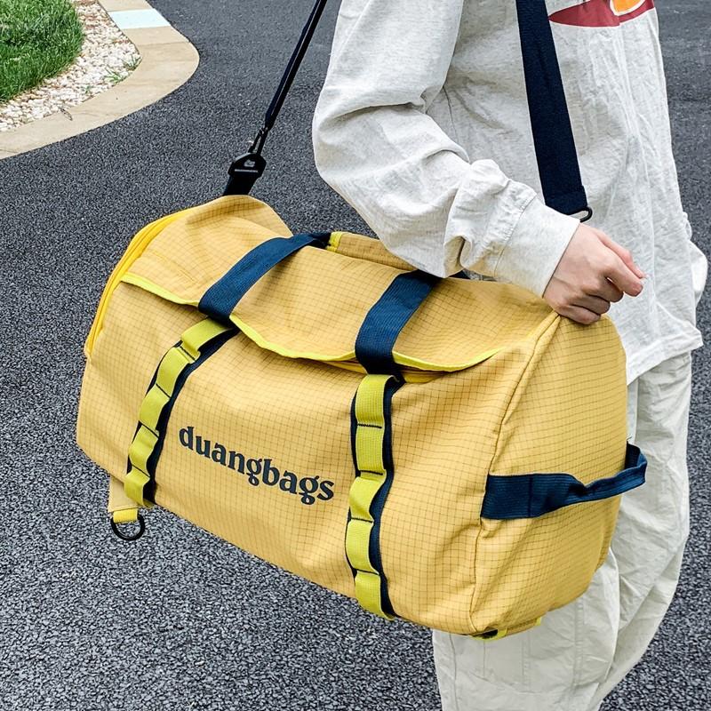 

Travel Bag with Separation Shoes Bags Fitness Bag Large Capacity Backpack Training Bag Dry and Wet Separate Luggage Bag темно-синього кольору