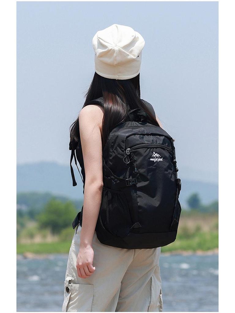 Leichter wasserabweisender Wanderrucksack für Damen & Herren - Großes Fassungsvermögen für Camping & Kurztrips