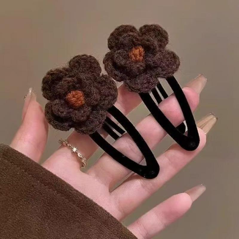 2Pcs yarn flower side hair clip for women, suitable for wispy bangs, a holiday gift.
