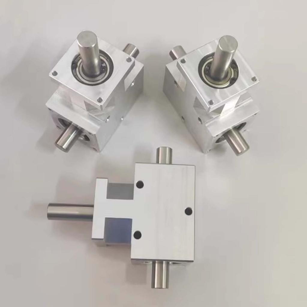 Small Angler Gear 90 Degree 1:1 Spiral Bevel Gear Shaft 12mm Differential Assembly Gearbox