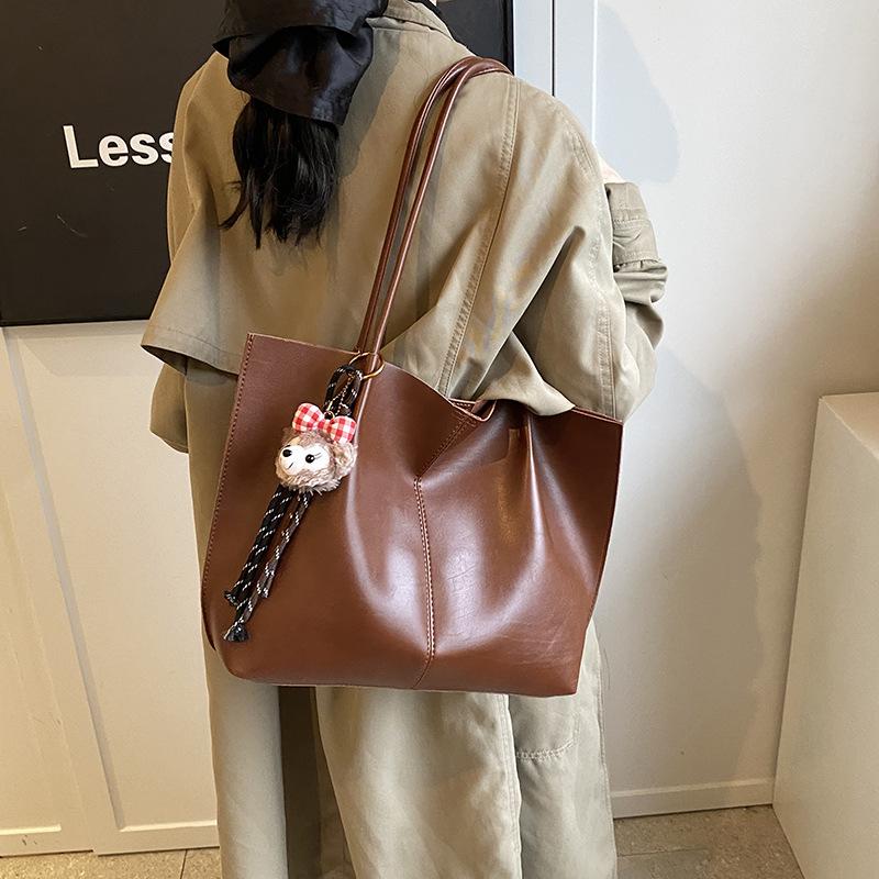 Solid color crossbody underarm bag 2025 new retro tote bag Korean version casual commuting large capacity shoulder bag