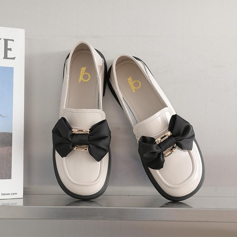 Rindsleder Loafers Damen Frühjahr Neue Lackleder Süße Bowknot Flache Kleine Lederschuhe Einzelne Schuhe