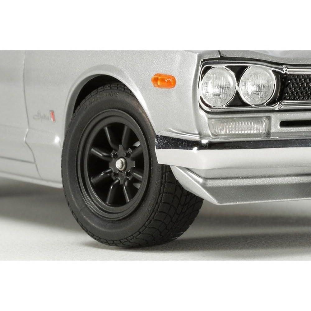 Tamiya Sports Car Series No.335 Nissan Skyline 2000 GT-R Street Custom Plastic Model Kit
