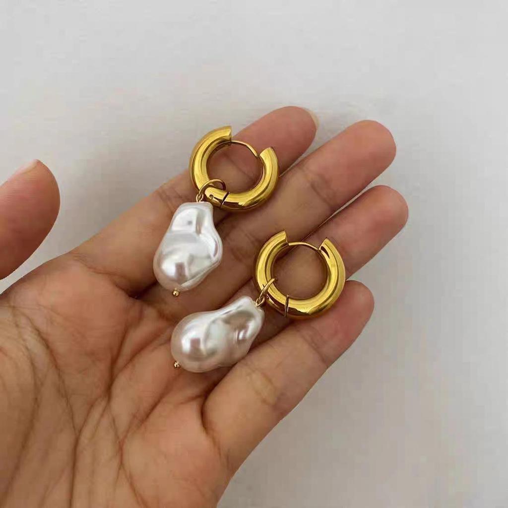 Baroque Pearl Metal Ear Cuffs: Women's European & American Vintage Style Titanium Steel Long Earrings