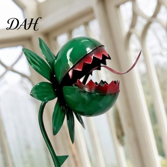 Durable Weather Resistant Sculptures Venus Flytrap Garden Stake, Metal Carnivorous Plant Yard Decor, Weird Gothic Halloween Outdoor Decorations