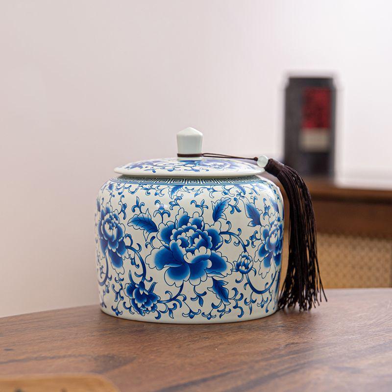 Blue and White Porcelain Tea Canister Vintage Ceramic Candy Jar Multi-functional Home Nut Coffee Bean Medicinal Herb Storage Jar