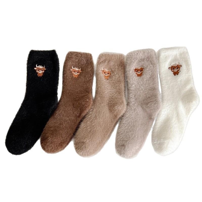 

5-Pack Women s Cow Embroidered Fleece Socks Winter Thick and Warm Floor Socks Cartoon Warm Feet Sleep Socks Coffee Color Trendy One Size