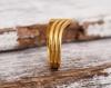 14 Karat Gold Chevron Wishbone Ring, Minimalistischer V-förmiger Ehering