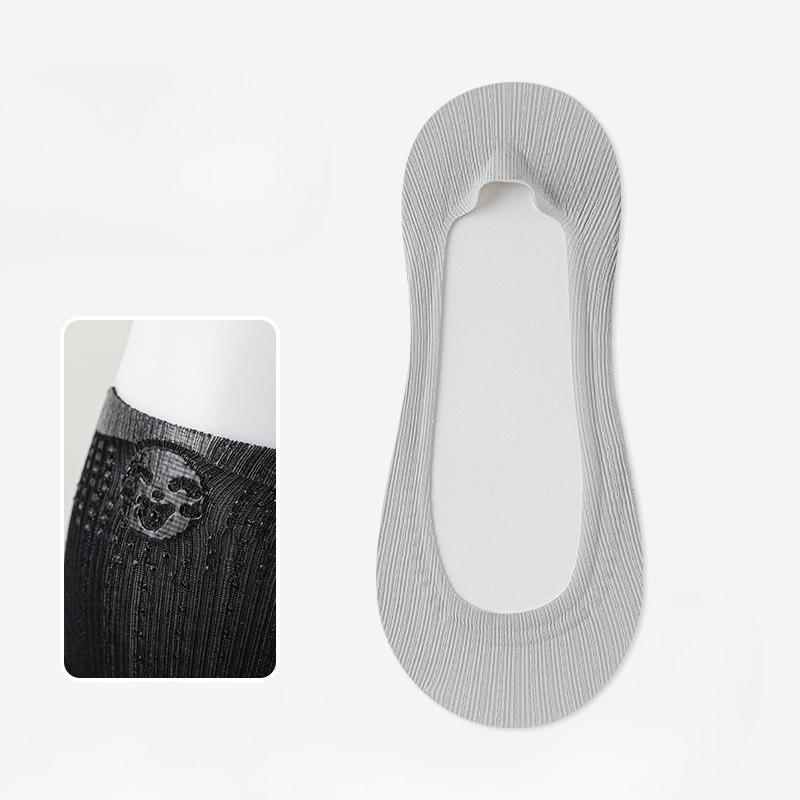 Female Spring and Summer Thin Style No Trace No Drop with Non Slip Silicone Invisible Ice Silk Boat Socks