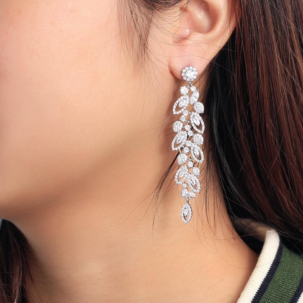 Light Luxury Long Earrings Temperament Zircon Super Flash Fringed Leaf Earrings Banquet Dress With Accessories