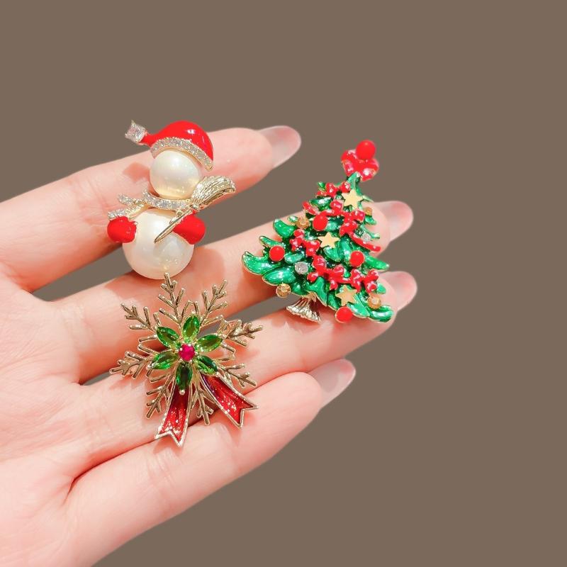 Cartoon Snowman Christmas Tree Brooches For Women Versatile Light Luxury Lapel Pin Clothing Accessories Party Gifts