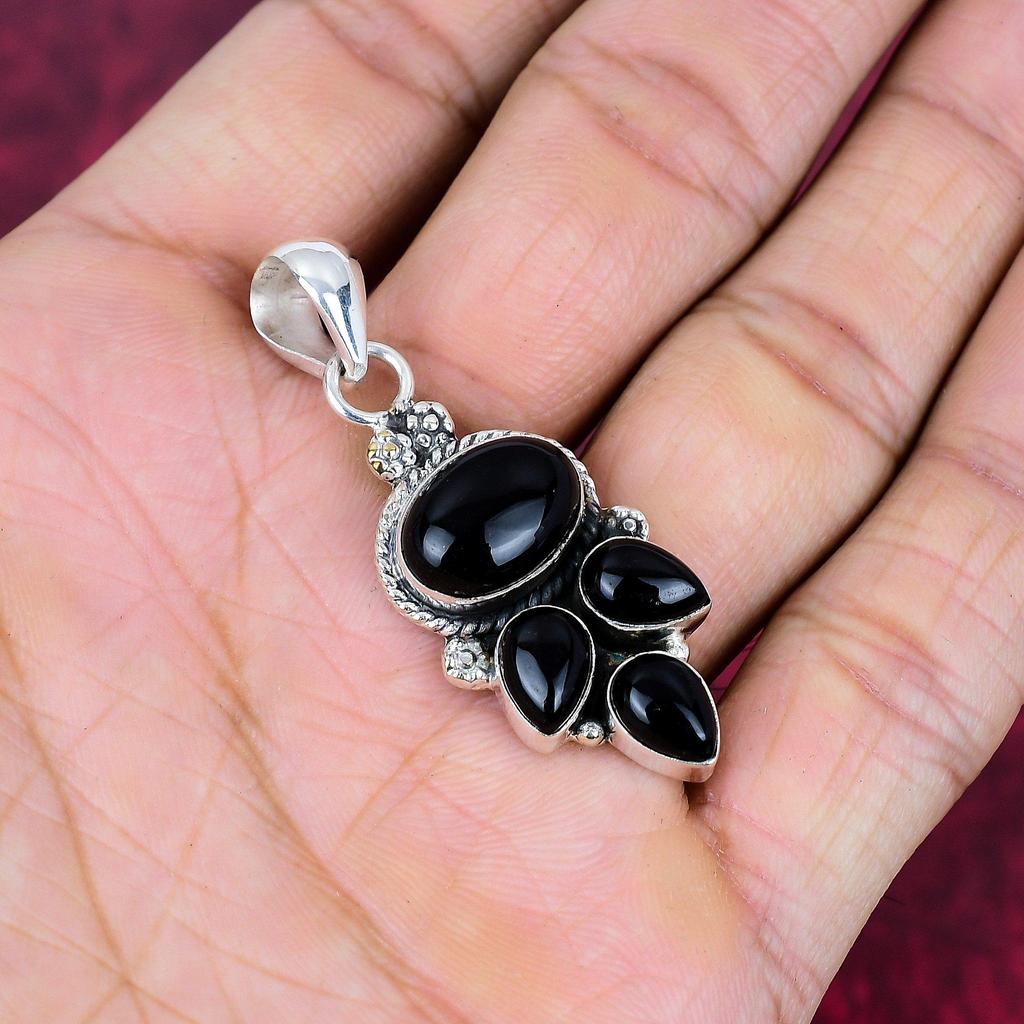 Smycken i svart onyx, hänge i massivt 925 sterlingsilver, handgjorda ädelstenssmycken, presenter till fru, helt nytt hänge