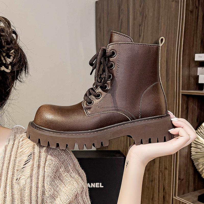 

Новое место Европейская станция кожаные ботинки с гусиной головой женские 2025 осень нишевые на толстой подошве с большой головой на шнуровке мотоциклетные короткие ботинки Мартин 39 коричневый