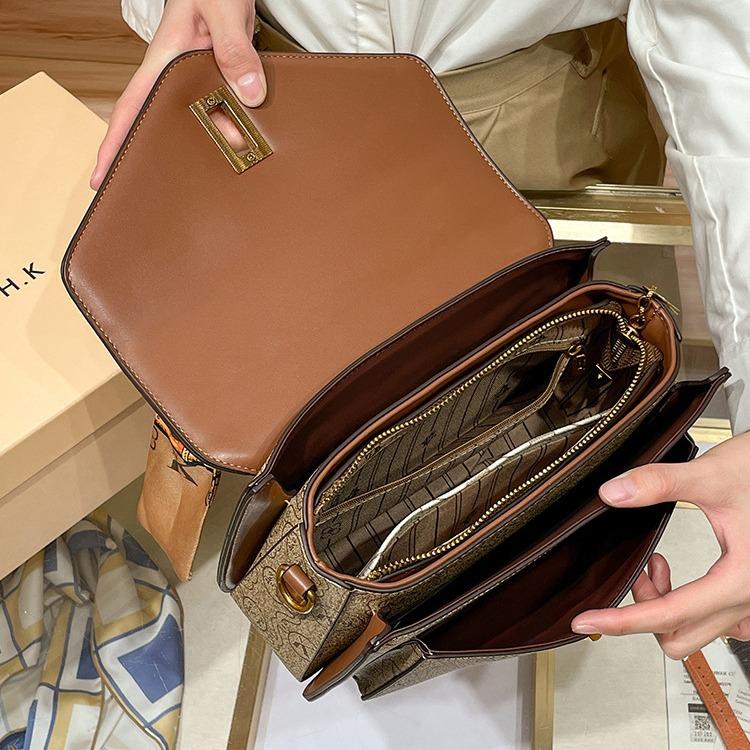 Female Crossbody Bag, Fashionable High-end Handbag, Retro Single Shoulder Leather Small Square Bag, Trendy
