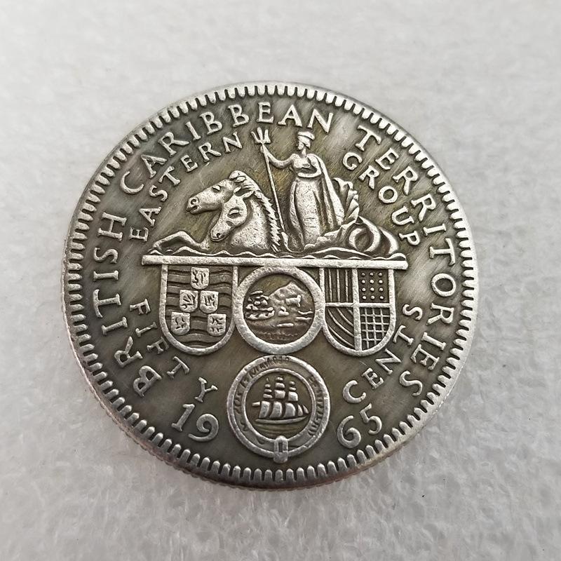 1965 Pamětní mince královny, vyrobena z mosazného postříbřeného materiálu, starožitný ruční výrobek
