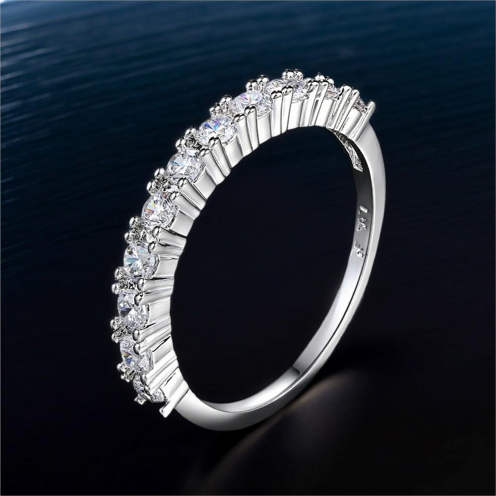 Luxury Iced Out Zircon Rings For Women Dainty CopperColor Finger Ring Fashion Wedding Engagement Jewelry Accessories Gift R589