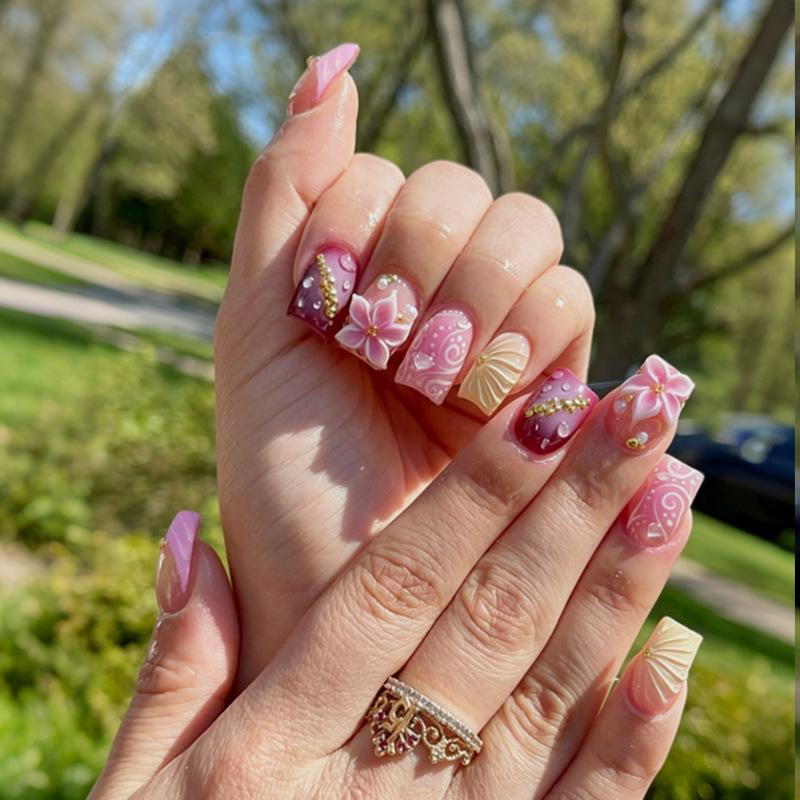 24PCS Short Square False Nails Sweet 3D Strawberry Flowers Design Fake Nails for Women Pink Plaid Lace with Pearl Nails Press On