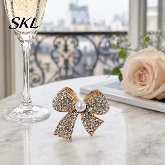 Electroplated Bow Accessory Brooch Pin, 3D Design with Imitation Pearl, Pin Strong Buckle Badge for Coats Shirts Bags Accessories Anti-oxidation