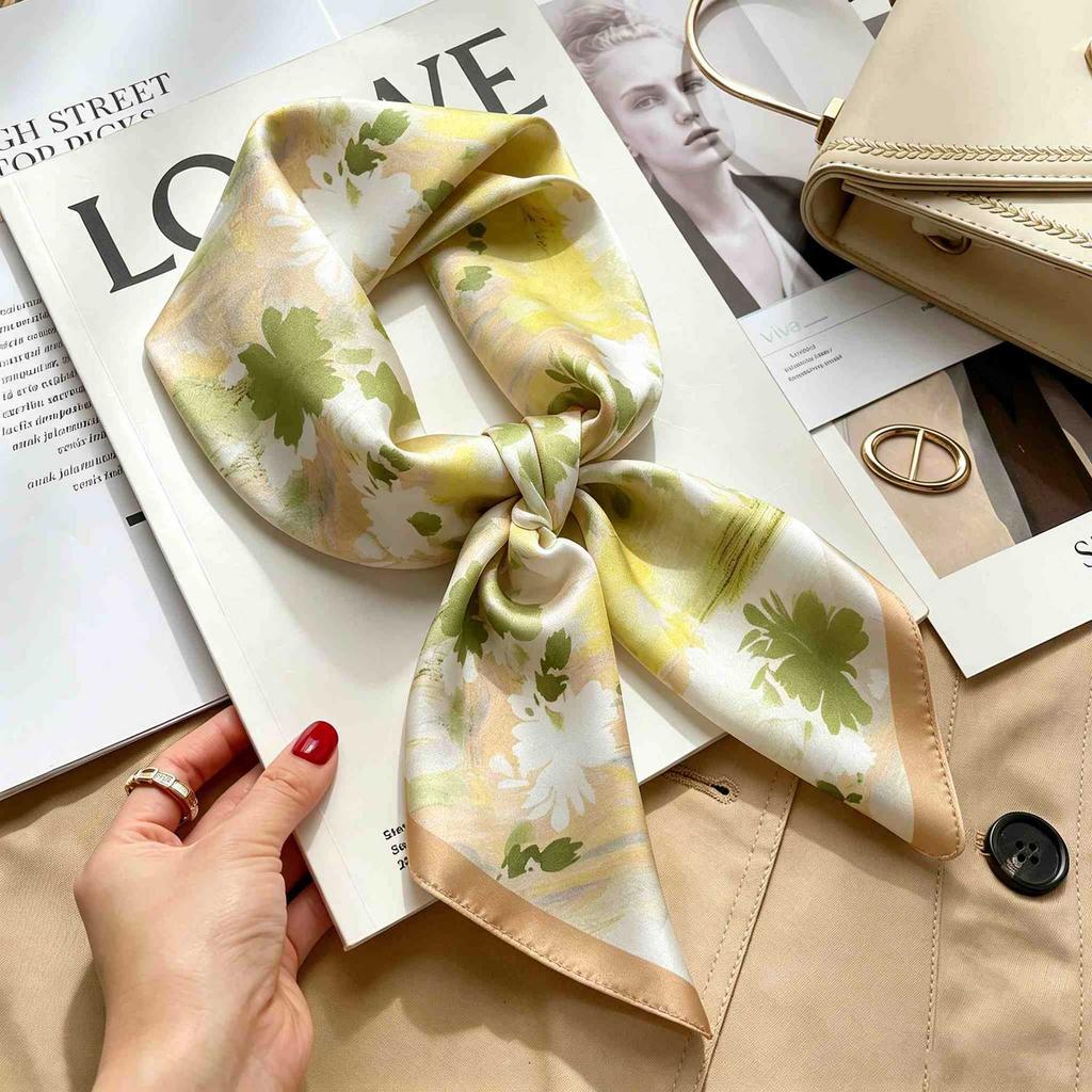 Women's spring and autumn silk scarf temperament versatile thin Internet celebrity Korean version light luxury fashion scarf high-end design small squ