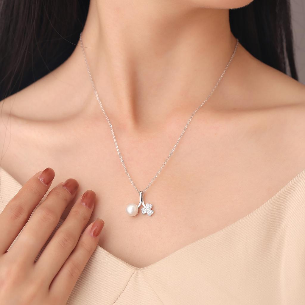 Popular Minimalist Collarbone Chain with Clover Necklace for Women, Fashionable and Personalized, Versatile and Exquisite Pendant Collarbone Chain