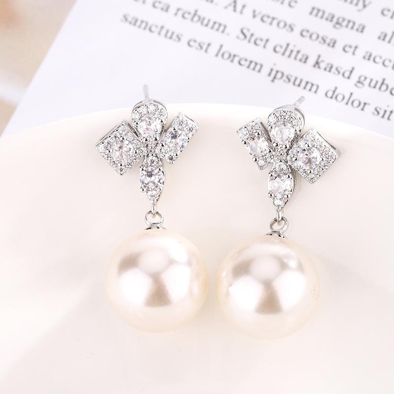 

Jewelry Copper Bottom Gold-Plated Inlaid Fritillary Pearl Earrings Stud Earrings 14Mm