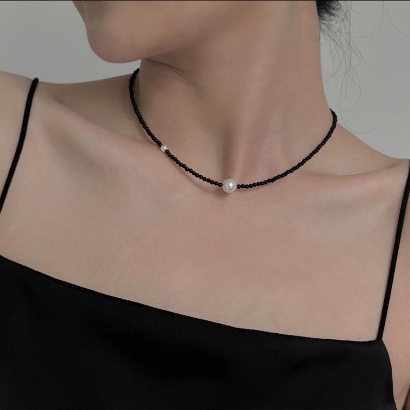 Copper-Plated Platinum Black Spinel Beaded Spell Size Pearl Pendant Collarbone Chain Niche Temperament Versatile Necklace Women