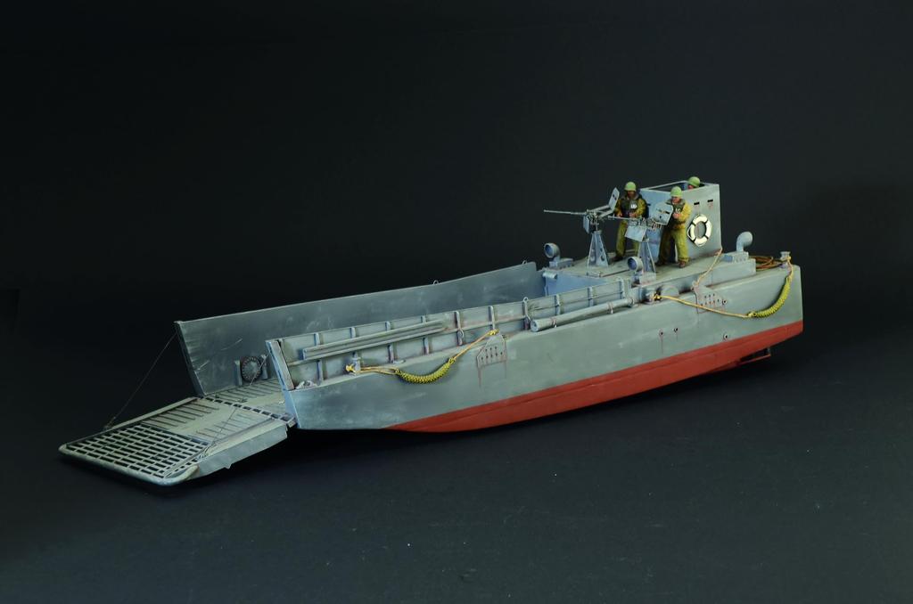 Italeri Tamiya 1/35 Military Series No. 6755 LCM 3 Landing Craft Plastic Model 37803 (Ship)