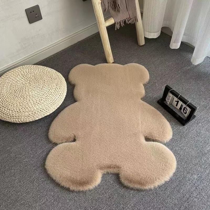 Adorable Bear Plush Rug - Heart-Shaped Decorative Carpet for Children's Room or Bedroom Floor.