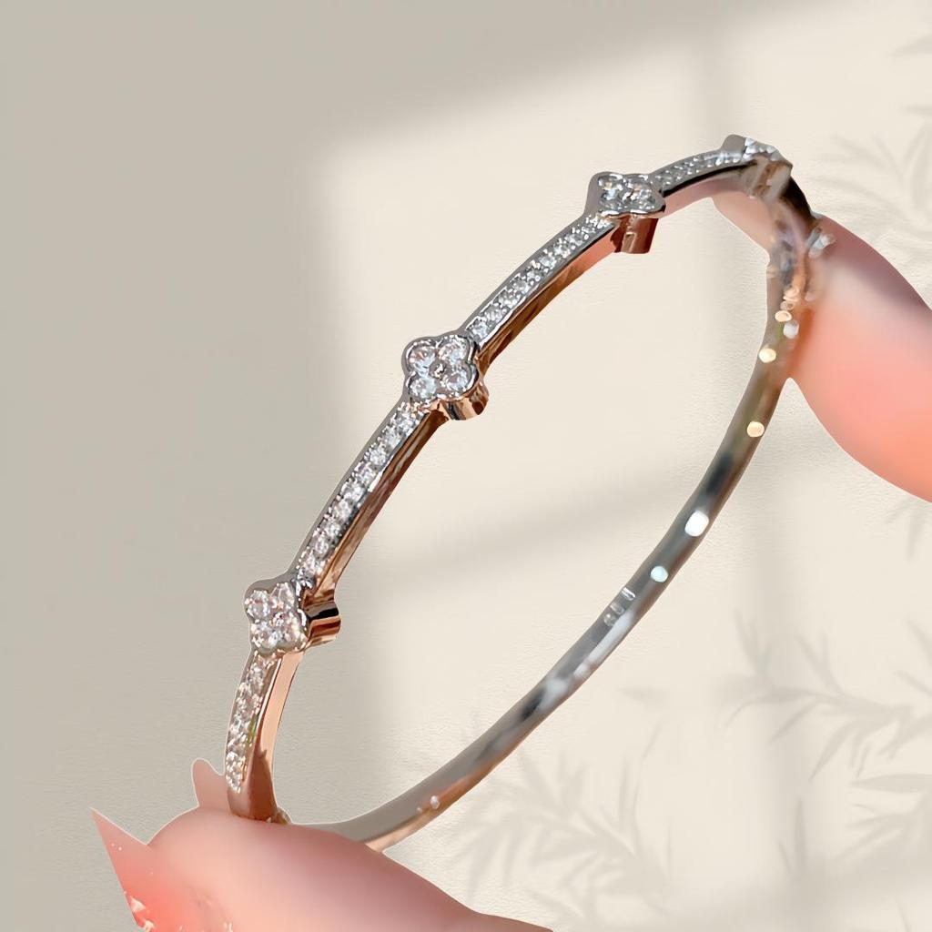 Luxurious Four-Leaf Clover Diamond Bracelet - Elegant, Versatile Jewelry for Women