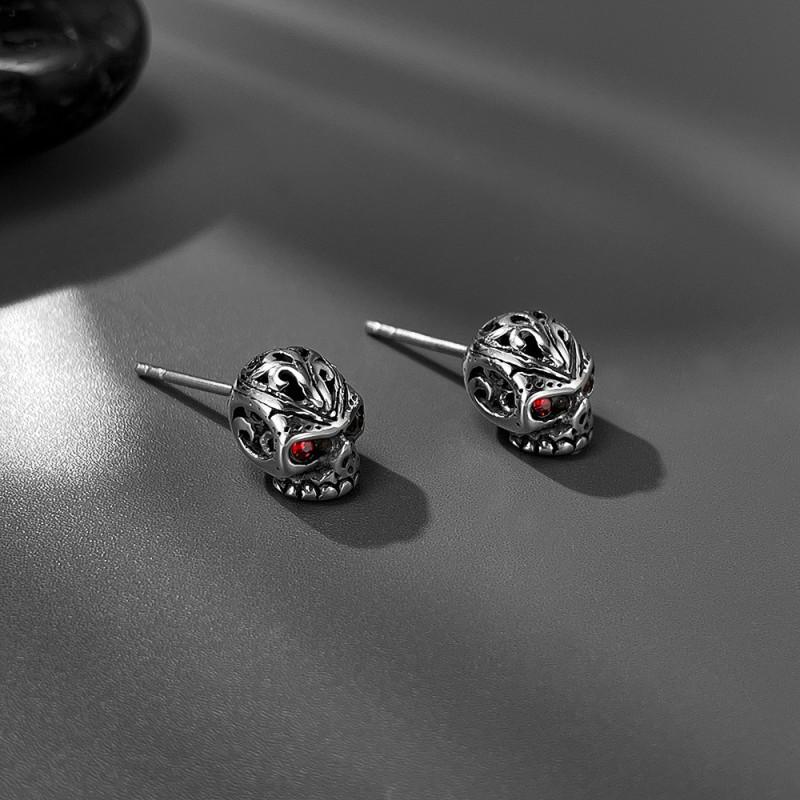 European American Stainless Steel Earrings With Male Personality Retro Hip-hop Street Skull Punk Style Titanium