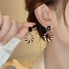 Exaggerated Design Black and White Contrasting Striped Earrings Women's Light Luxury High-end Hong Kong Style Geometric Circle Earrings Retro Earrings